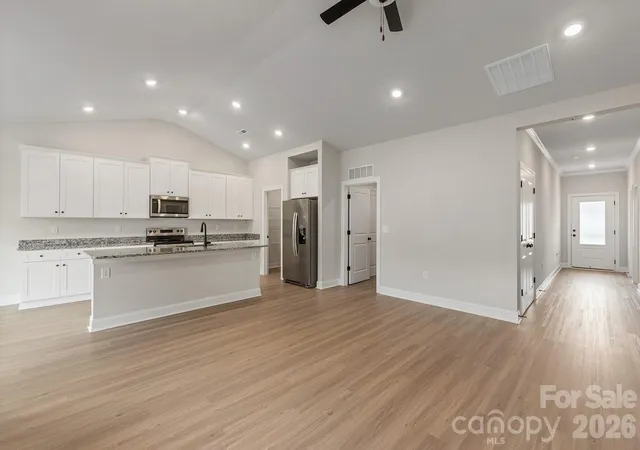 4th image of 8122 Cravat Ct, Charlotte, NC 28215 | MLS# 4409920