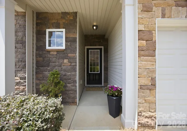 Photo 3 of Townhouse for sale at 5842 Glassport Ln, Charlotte, NC 28210 | MLS# 4409928 | Listing updated on 2026-09-17