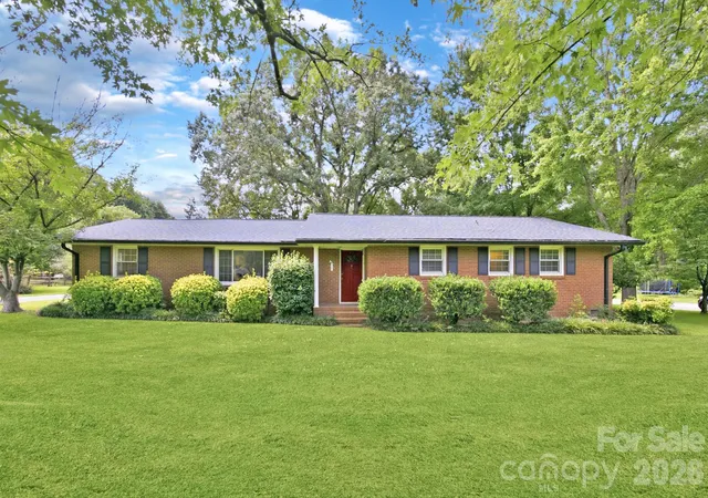 1st image of 13128 Blacksmith Ct, Matthews, NC 28105 | MLS# 4409935