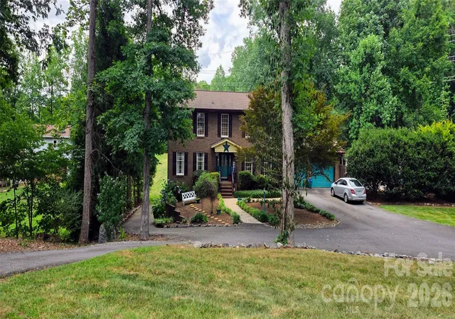 2nd image of 3110 Ninth Tee Dr, Newton, NC 28658 | MLS# 4409937