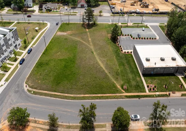 2nd image of 3102 W Boulevard Boulevard W, Charlotte, NC 28208 | MLS# 4409938
