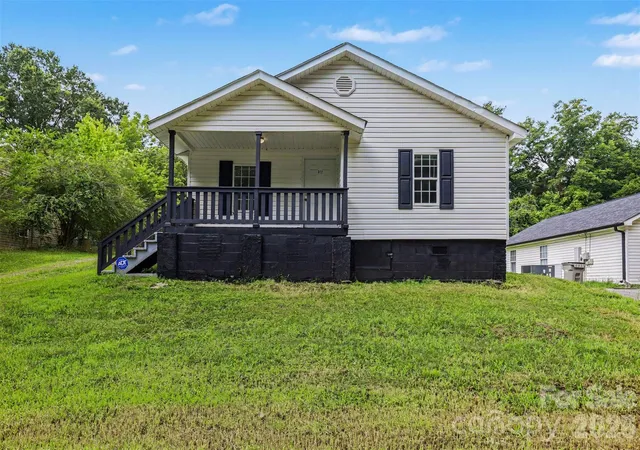 Photo 1 of Single family home for sale at 317 James St, Gastonia, NC 28052 | MLS# 4409942 | Listing updated on 2026-10-05