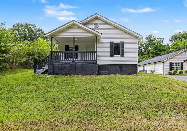 Photo 2 of Single family home for sale at 317 James St, Gastonia, NC 28052 | MLS# 4409942 | Listing updated on 2026-10-05