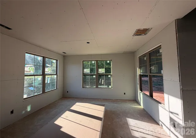 Photo 3 of Single family home for sale at 320 Downing Dr, Kings Mountain, NC 28086 | MLS# 4409944 | Listing updated on 2026-10-07