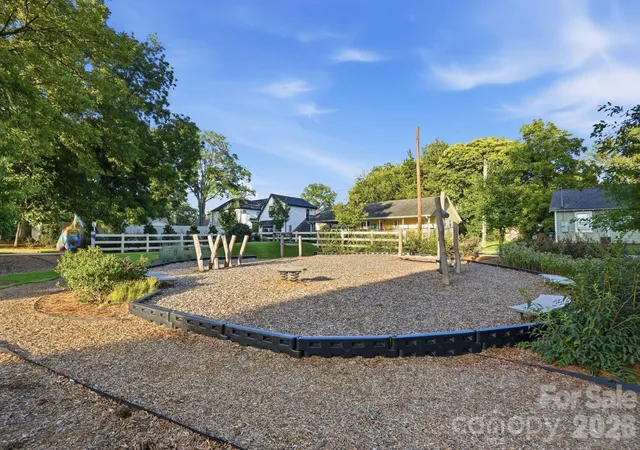 42nd image of 215 Tamala St, Davidson, NC 28036 | MLS# 4409958