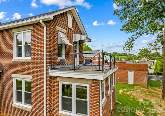 Photo 3 of Single family home for sale at 615 S Church St, Salisbury, NC 28144 | MLS# 4409971 | Listing updated on 2026-08-31
