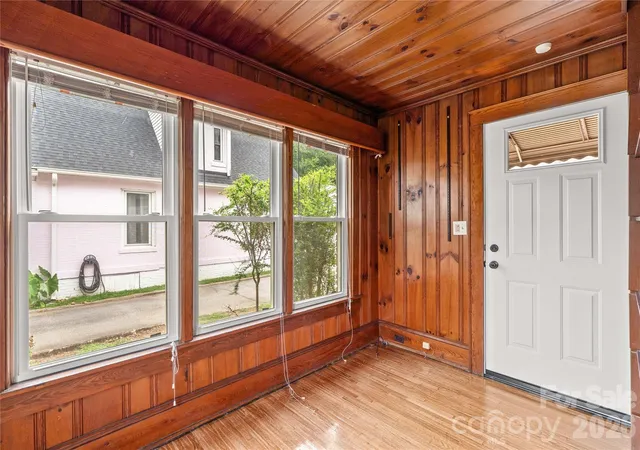Photo 4 of Single family home for sale at 615 S Church St, Salisbury, NC 28144 | MLS# 4409971 | Listing updated on 2026-10-06