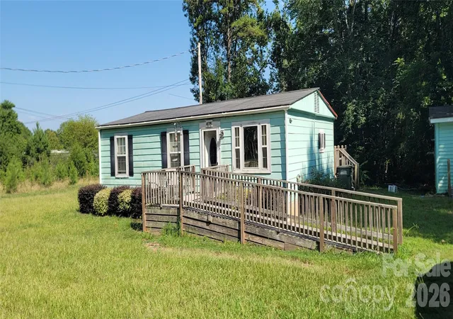 Photo 2 of Single family home for sale at 435 Airport Rd, Gastonia, NC 28056 | MLS# 4409973 | Listing updated on 2026-09-24