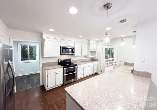 2nd image of 608 Amanda Dr, Matthews, NC 28104 | MLS# 4409974