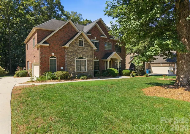 Photo 3 of Single family home for sale at 209 Churchill Dr, Salisbury, NC 28144 | MLS# 4409995 | Listing updated on 2026-09-30