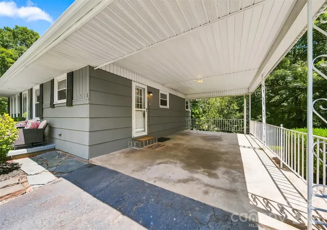 42nd image of 1518 11th St Nw, Hickory, NC 28601 | MLS# 4410001