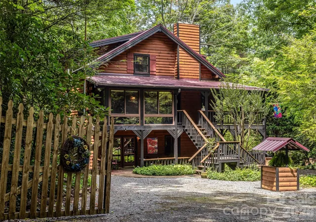 Photo 41 of Single family home for sale at 696 Top Of The Mountain Rd, Hendersonville, NC 28739 | MLS# 4410002 | Listing updated on 2026-08-18