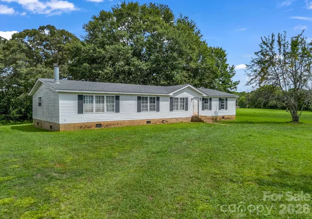 Photo 2 of Single family home for sale at 3204 Frank Grigg Dr, Shelby, NC 28150 | MLS# 4410021 | Listing updated on 2026-10-07