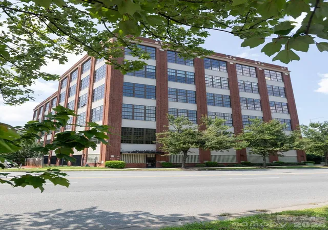 image of 715 N Graham St, Charlotte, NC 28202