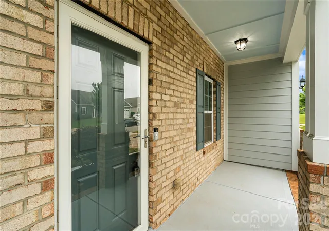 Photo 2 of Single family home for sale at 175 Glastonbury Dr, Mooresville, NC 28115 | MLS# 4410034 | Listing updated on 2026-09-17