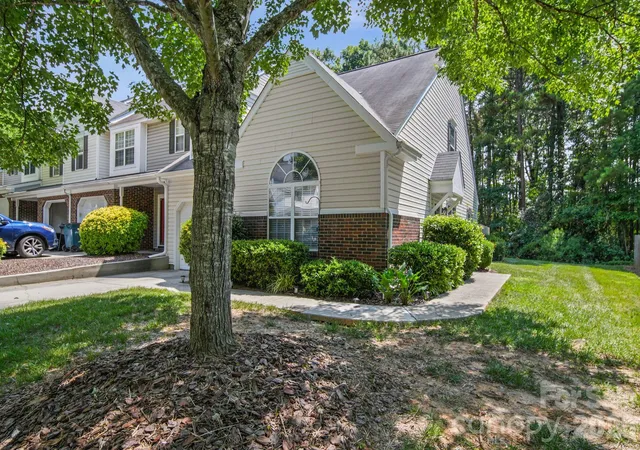3rd image of 9720 Mattforest Cir, Charlotte, NC 28277 | MLS# 4410039