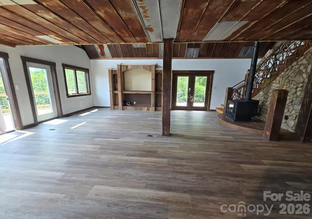 Photo 2 of Single family home for sale at 98 Tom Arthur Ln, Marshall, NC 28753 | MLS# 4410040 | Listing updated on 2026-09-22