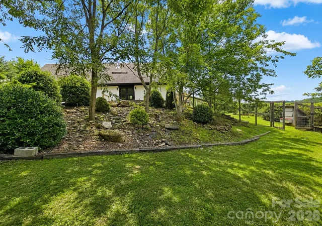 Photo 4 of Single family home for sale at 98 Tom Arthur Ln, Marshall, NC 28753 | MLS# 4410040 | Listing updated on 2026-09-22