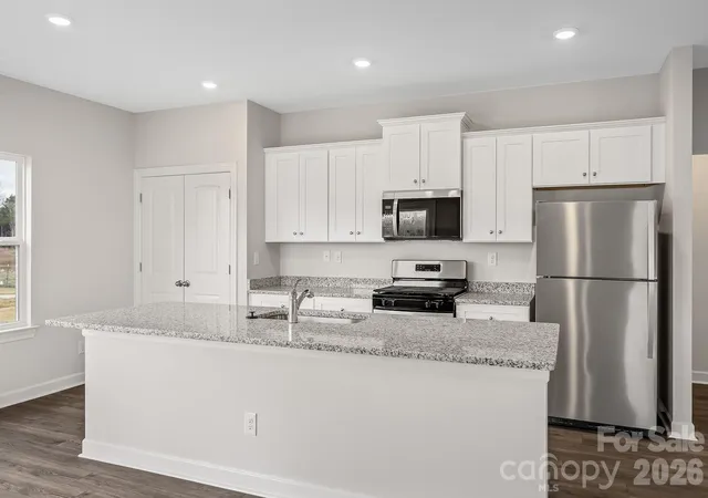 4th image of 8113 Cravat Ct, Charlotte, NC 28215 | MLS# 4410049