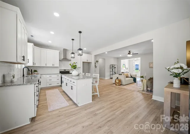 Photo 2 of Single family home for sale at 210 Silver Crk Dr, Concord, NC | MLS# 4410062 | Listing updated on 2026-09-22