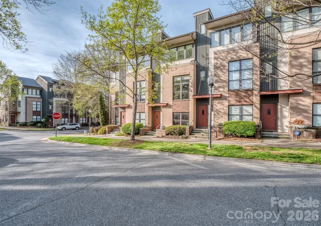 26th image of 664 Garden District Dr, Charlotte, NC 28202 | MLS# 4410067