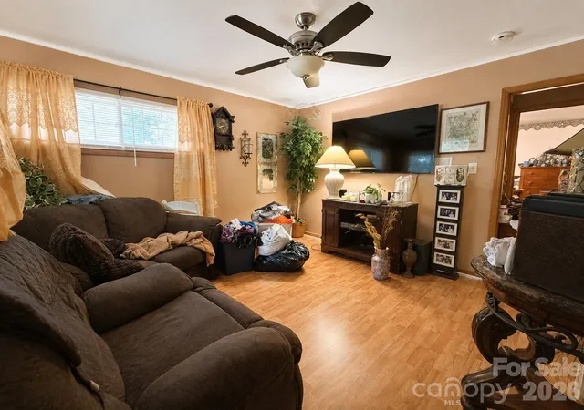 2nd image of 1117 Opal St, Charlotte, NC 28208 | MLS# 4410080