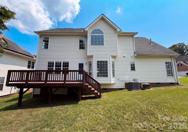 Photo 4 of Sale Pending at 2318 Phlox Ct, Charlotte, NC 28213 | MLS# 4410087 | Listing updated on 2026-09-22