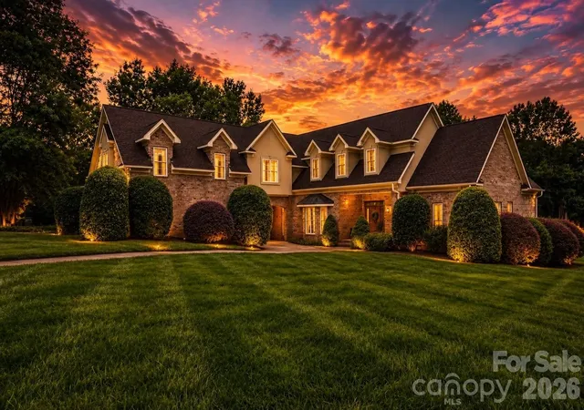 37th image of 2027 Meadow Run Dr, Matthews, NC 28104 | MLS# 4410110