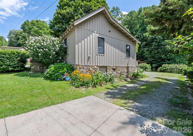 3rd image of 404 Red Bank Rd, Waynesville, NC 28786 | MLS# 4410129
