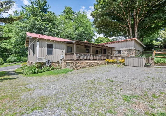 4th image of 404 Red Bank Rd, Waynesville, NC 28786 | MLS# 4410129