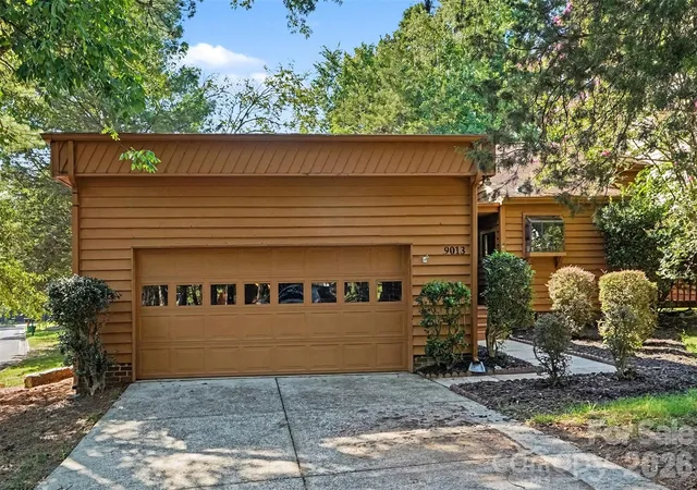 Photo 2 of Sale Pending at 9013 St Croix Ln, Charlotte, NC 28277 | MLS# 4410136 | Listing updated on 2026-08-09