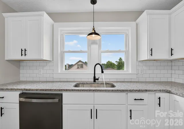 Photo 4 of Single family home for sale at 410 Spruce St SW, Lenoir, NC 28645 | MLS# 4410163 | Listing updated on 2026-09-03
