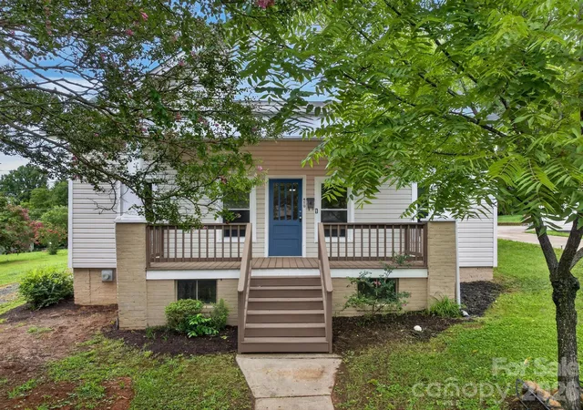 Photo 2 of Single family home for sale at 410 Spruce St Sw, Lenoir, NC 28645 | MLS# 4410163 | Listing updated on 2026-09-03