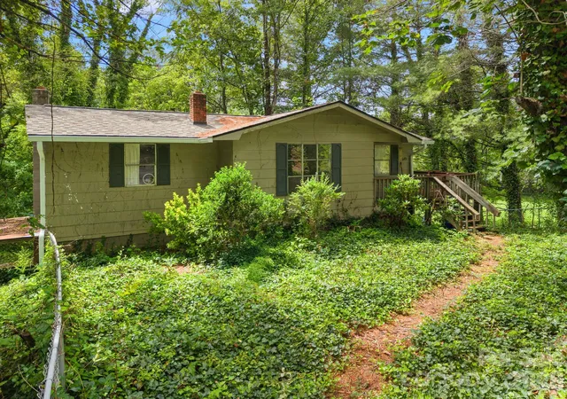 Photo 3 of Single family home for sale at 649 Monte Vista Rd, Candler, NC 28715 | MLS# 4410166 | Listing updated on 2026-08-18