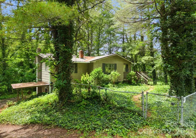 Photo 3 of Single family home for sale at 649 Monte Vista Rd, Candler, NC 28715 | MLS# 4410166 | Listing updated on 2026-08-18
