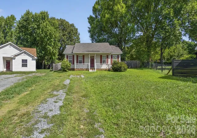 Photo 2 of Sale Pending at 6224 Cottageville Ln, Charlotte, NC 28208 | MLS# 4410168 | Listing updated on 2026-08-08