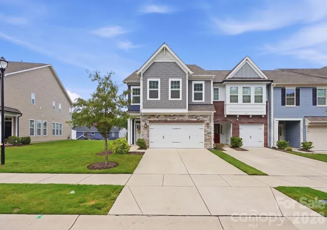 Photo 3 of Townhouse for sale at 3015 Patchwork Ct, Fort Mill, SC 29708 | MLS# 4410196 | Listing updated on 2026-10-20