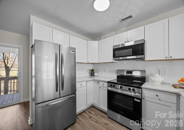 3rd image of 2 Meadow Glen Dr, Fletcher, NC 28732 | MLS# 4410204