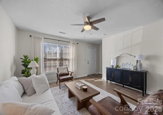 4th image of 2 Meadow Glen Dr, Fletcher, NC 28732 | MLS# 4410204