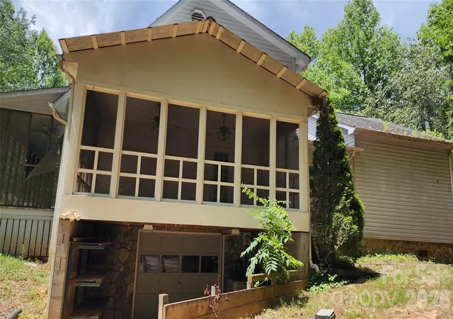 Photo 2 of Single family home for sale at 2020 Ada Williams Ln, Lenoir, NC 28645 | MLS# 4410237 | Listing updated on 2026-10-02