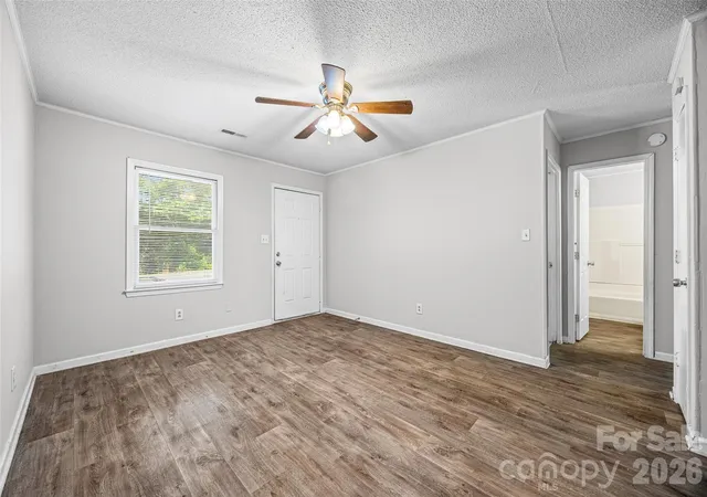 Listing Photo 5 - Condo for sale in building located at 1308 Linwood Rd, Gastonia, NC 28052