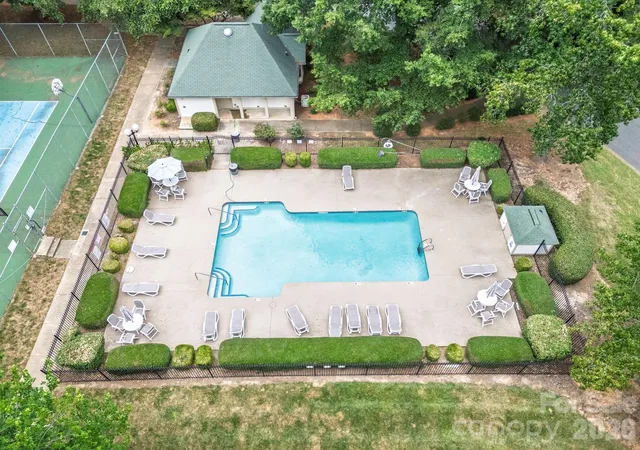 2nd image of 1051 Churchill Downs Ct, Charlotte, NC 28211