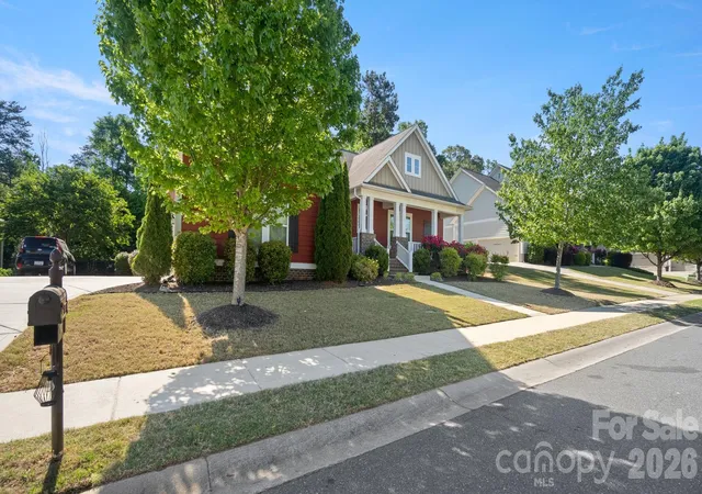 Photo 4 of Single family home for sale at 1226 Kings Btm Dr, Fort Mill, SC 29715 | MLS# 4410254 | Listing updated on 2026-08-22