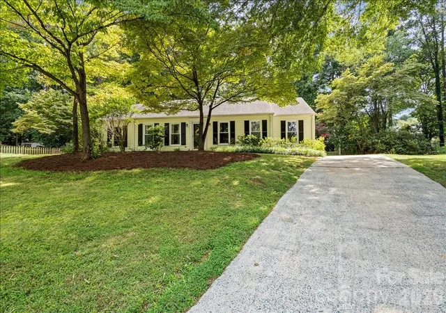 Photo 1 of Single family home for sale at 9614 Lone Oak Ct, Charlotte, NC 28270 | MLS# 4410259 | Listing updated on 2026-09-28