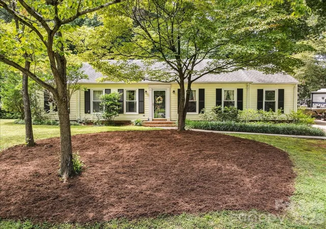 Photo 2 of Single family home for sale at 9614 Lone Oak Ct, Charlotte, NC 28270 | MLS# 4410259 | Listing updated on 2026-10-31