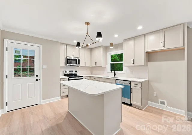 Photo 4 of Single family home for sale at 656 Harrell St, Rock Hill, SC 29730 | MLS# 4410262 | Listing updated on 2026-09-23