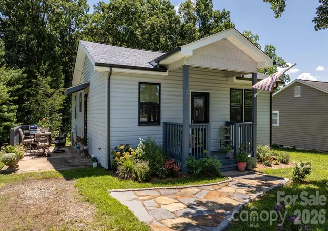 Photo 2 of Single family home for sale at 244 Holly St, Hudson, NC 28638 | MLS# 4410264 | Listing updated on 2026-10-05