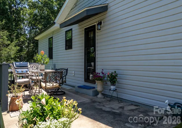 Photo 3 of Single family home for sale at 244 Holly St, Hudson, NC 28638 | MLS# 4410264 | Listing updated on 2026-10-05
