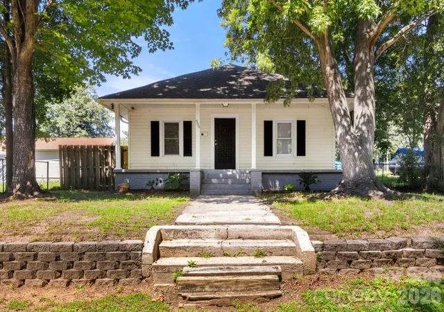 1st image of 609 S Oak St, Gastonia, NC 28054 | MLS# 4410265