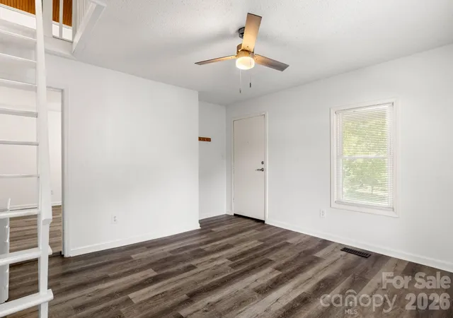 3rd image of 609 S Oak St, Gastonia, NC 28054 | MLS# 4410265